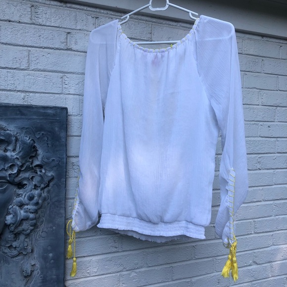Sunny leigh size M Long Sleeve white top with yellow embroidery - Picture 2 of 5